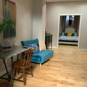  Appartamento Beautiful Basement-tony Appartment-in The Heart Of Italia